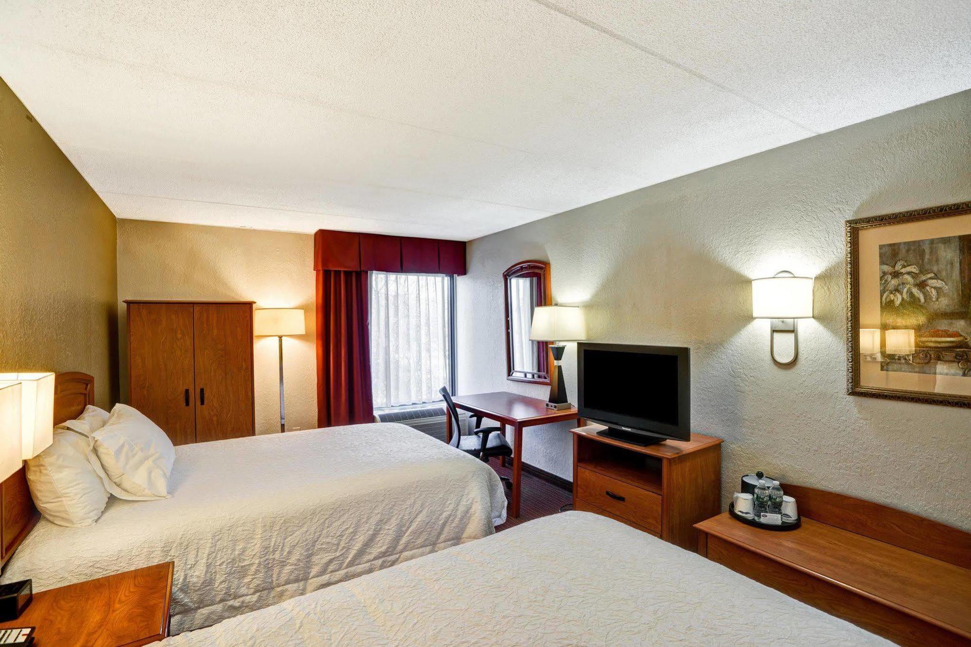 Hampton Inn By Hilton Μίλφορντ Εξωτερικό φωτογραφία